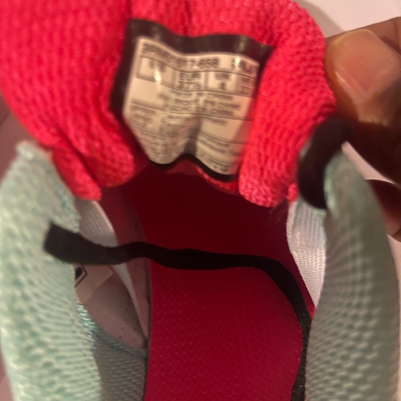 Fila Girl's Galaxia 3 Big Girl Size 5 NWOB - Picture 7 of 9